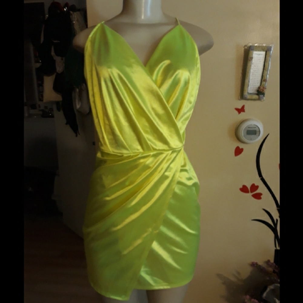 Lime Green Mini dress - Picture 1 of 7